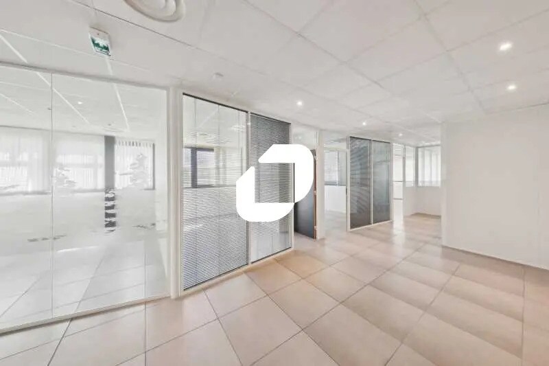 Bureau dans Castelnau-le-Lez à louer - Photo de l’immeuble – Image 1 sur 11