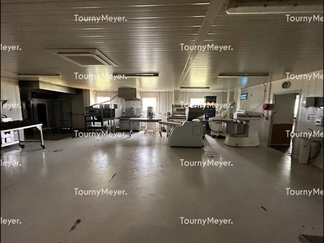 Plus de détails pour Local d’activités à vendre