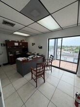 3383 NW 7th St, Miami, FL à louer Photo intérieure– Image 2 sur 4