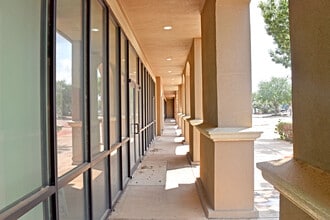 2400 Glenna Goodacre Blvd, Lubbock, TX à louer Photo de l’immeuble– Image 2 sur 2