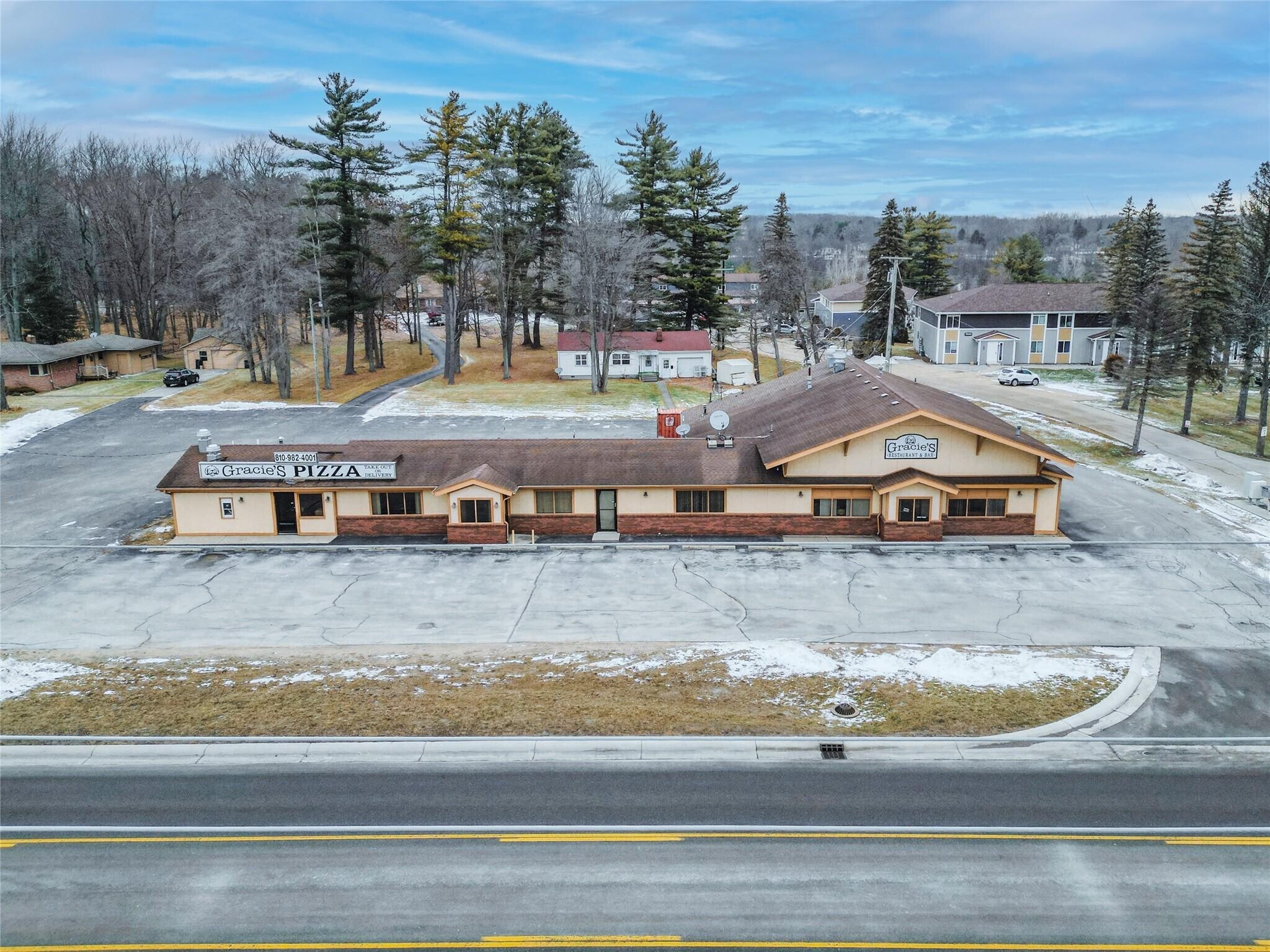 5600 Lapeer Rd, Kimball, MI à vendre Photo principale– Image 1 sur 30