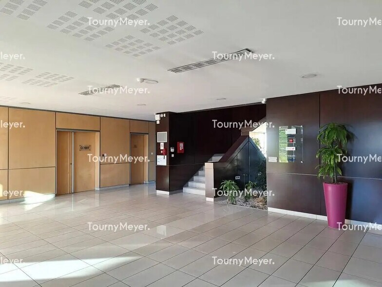 20 Avenue Pythagore, Mérignac à louer - Photo de l’immeuble – Image 3 sur 8