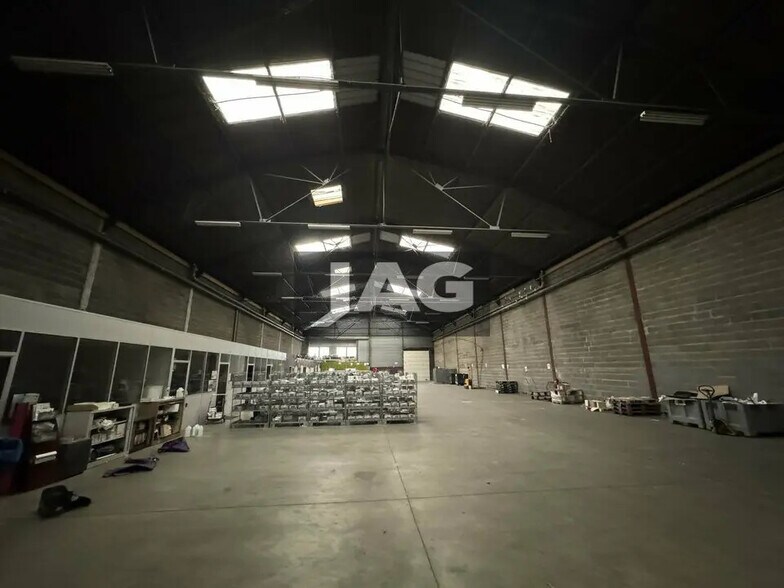 Local d’activités dans Vénissieux à louer - Photo intérieure – Image 3 sur 7