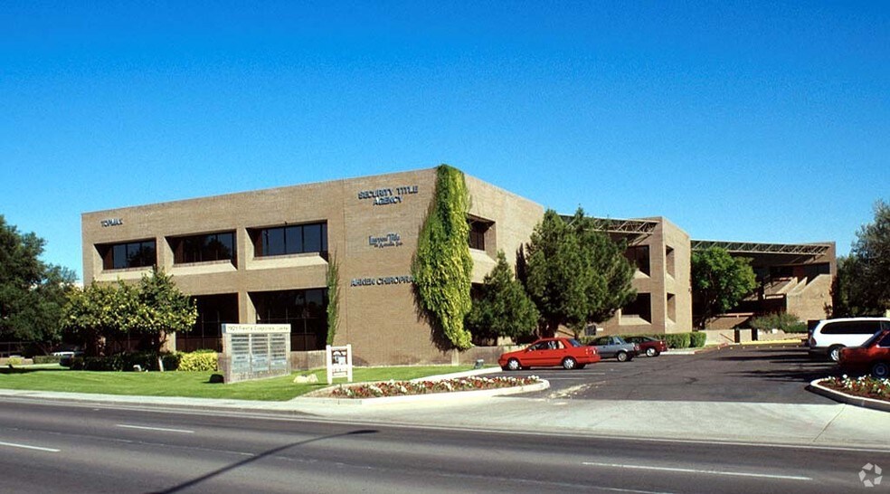 1921 S Alma School Rd, Mesa, AZ à louer - Photo de l’immeuble – Image 2 sur 2