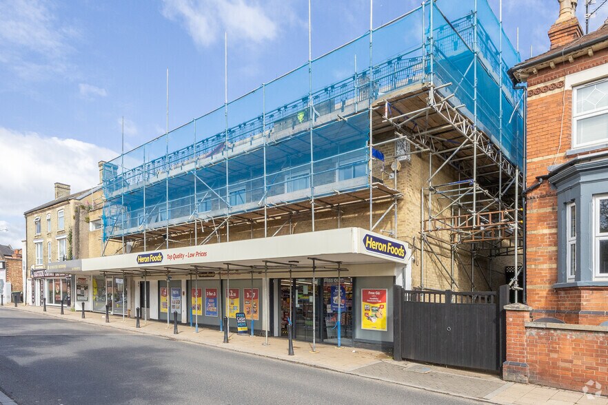 36-42 High St, Irthlingborough à vendre - Photo de l’immeuble – Image 2 sur 9