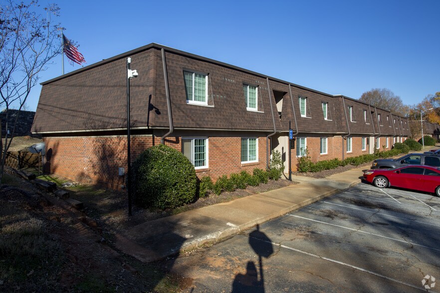1 Lakeside Rd, Greenville, SC à vendre - Photo de l’immeuble – Image 2 sur 53