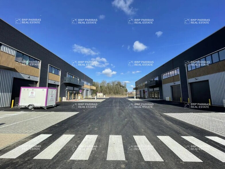 Local d’activités dans Chalifert à louer - Photo de l’immeuble – Image 3 sur 9