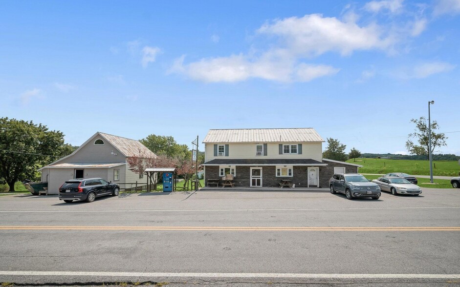 14407 Hollow Rd, Hancock, MD à vendre - Photo de l’immeuble – Image 2 sur 11