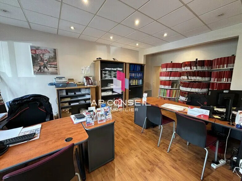 Bureau dans Versailles à louer - Photo intérieure – Image 2 sur 4