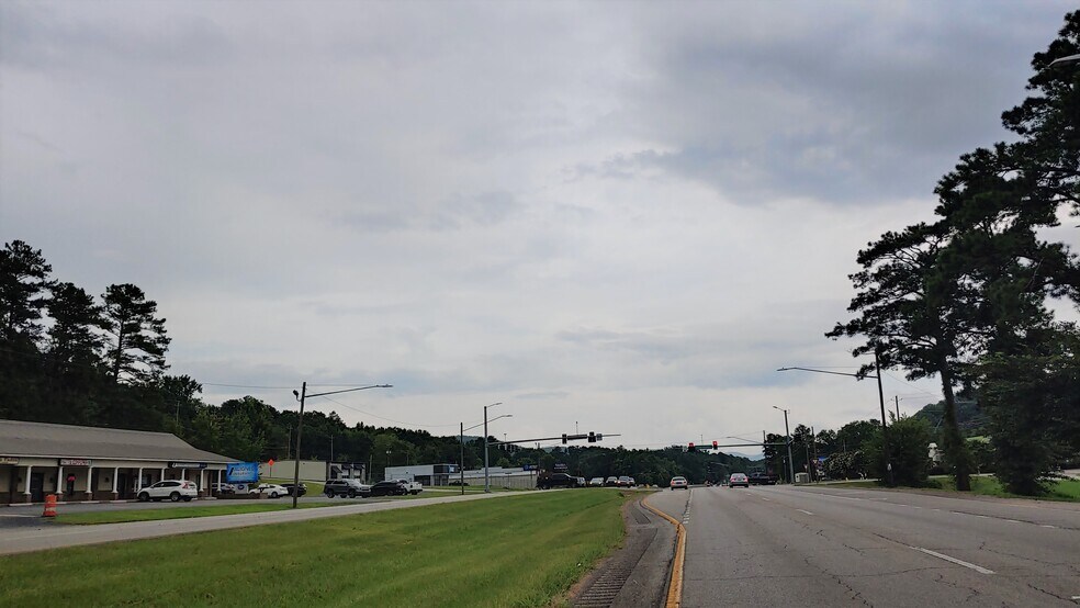 1550 Pelham Rd S, Jacksonville, AL à vendre - Photo de l’immeuble – Image 3 sur 15