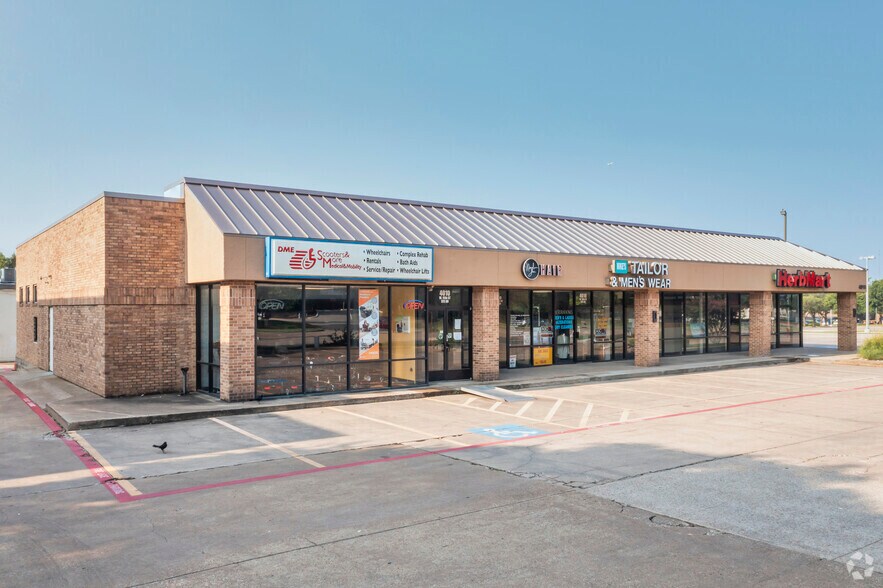 4010 W 15th St, Plano, TX à louer - Photo principale – Image 2 sur 7