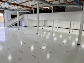 2682 Middlefield Rd, Redwood City, CA à louer Photo intérieure– Image 2 sur 4