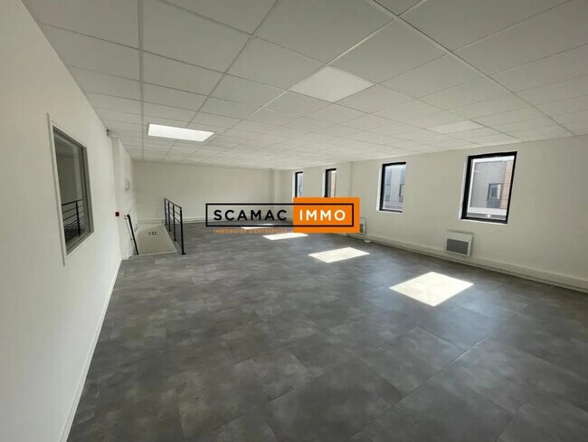 Plus de détails pour 17 Rue Levassor, 78130 Les Mureaux, Les Mureaux - Bureau, Industriel/Logistique à louer