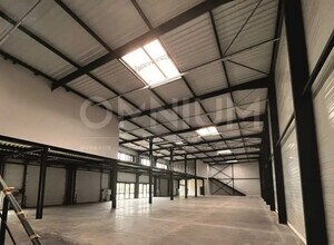 Local d’activités dans Saint-Quentin-Fallavier à louer Photo de l’immeuble– Image 1 sur 2