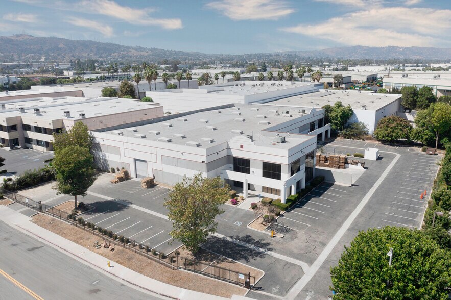 911 Canada Ct, City Of Industry, CA à vendre - Photo de l’immeuble – Image 1 sur 3