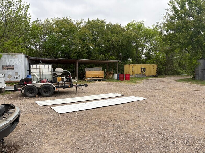 300 Aspen ln, Van, TX à vendre - Photo de l’immeuble – Image 3 sur 11