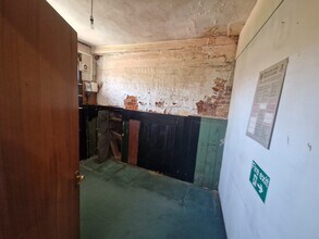 1 High Street St, Newport à louer Photo intérieure– Image 2 sur 6