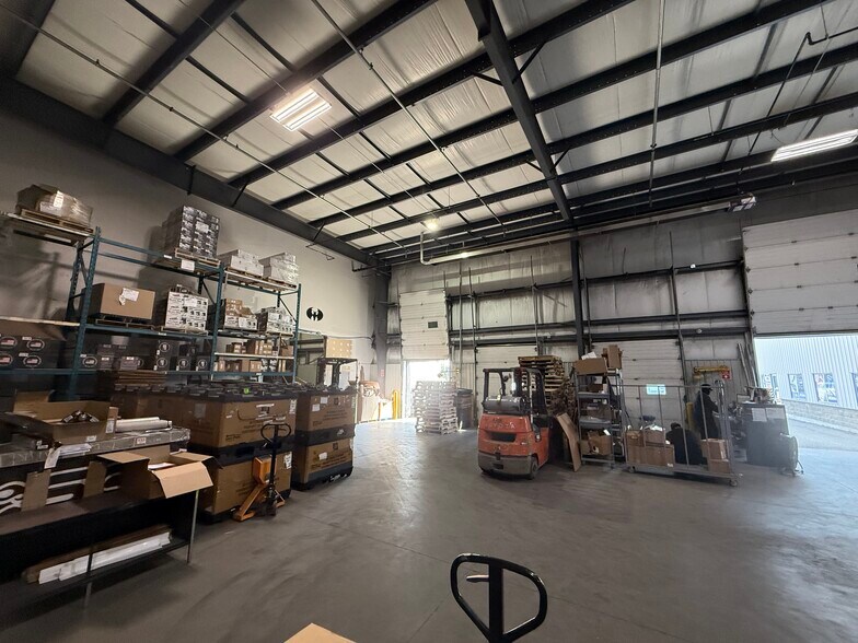 17531 114th Ave NW, Edmonton, AB à vendre - Photo de l’immeuble – Image 3 sur 5