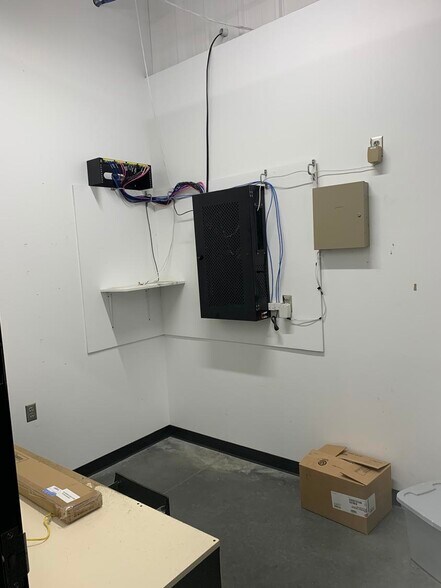 308 Lignite Ave, Hensler, ND à louer - Photo de l’immeuble – Image 3 sur 13