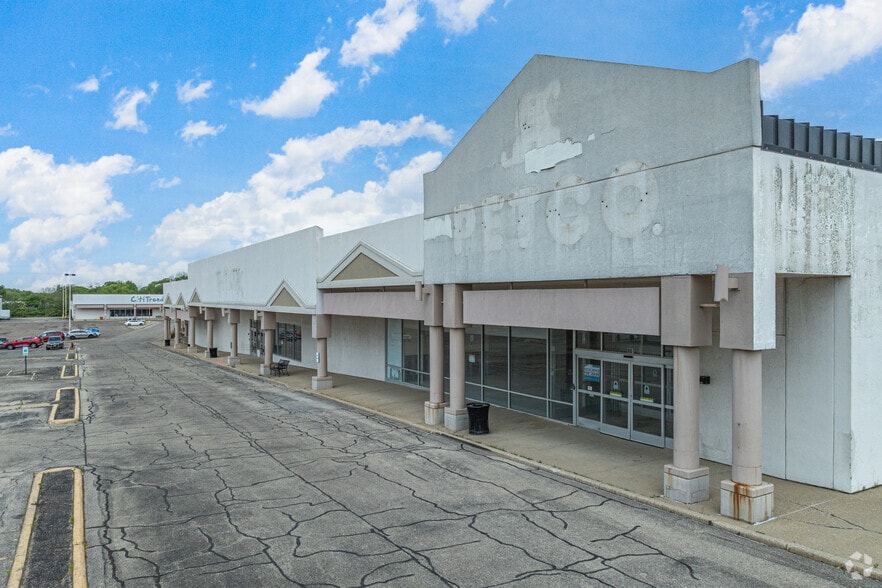801 W Lake Ave, Peoria, IL à louer - Photo de l’immeuble – Image 2 sur 13