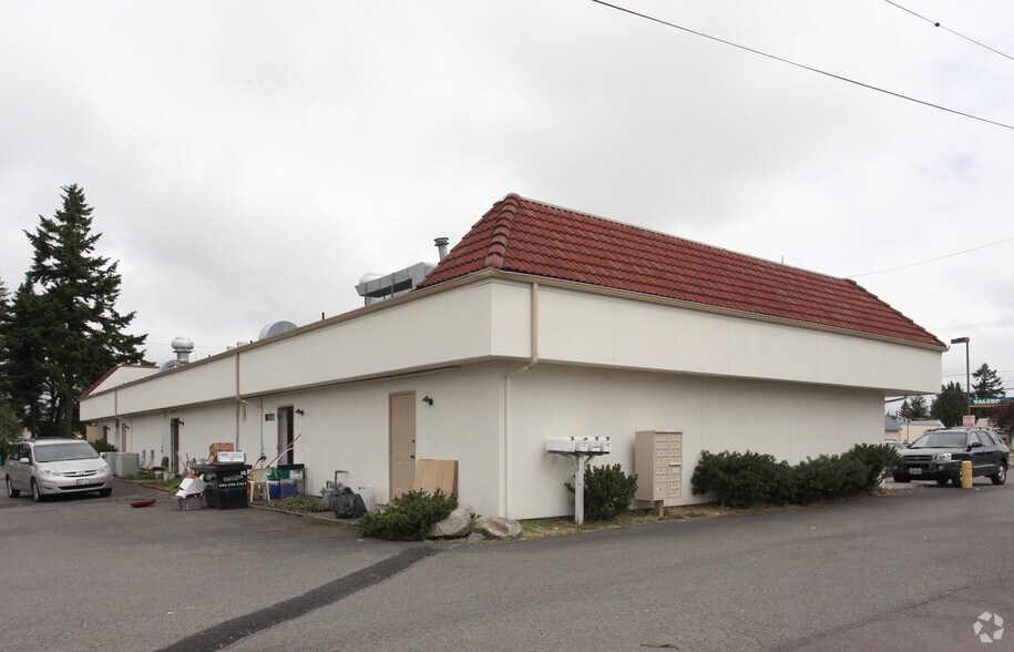 8534 S Tacoma Way, Lakewood, WA à vendre - Photo de l’immeuble – Image 2 sur 11