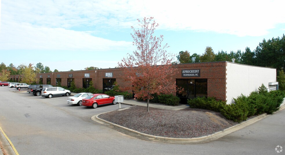 251 Dominion Dr, Morrisville, NC à louer - Photo de l’immeuble – Image 1 sur 3