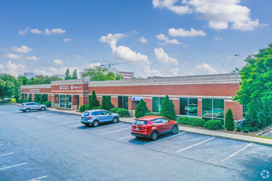 10502 Park Rd, Charlotte, NC à louer - Photo principale – Image 1 sur 4