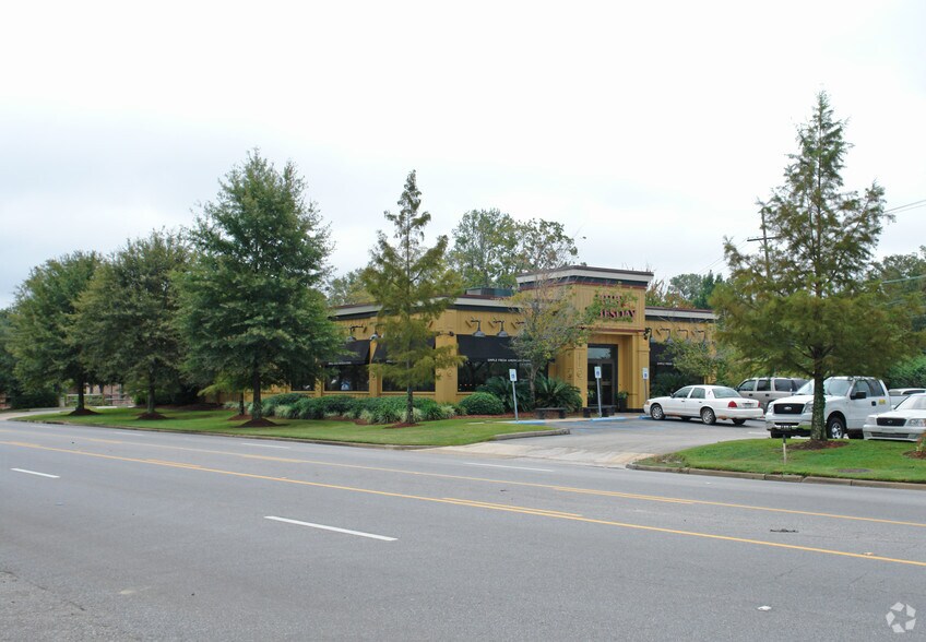 2617 Dauphin St, Mobile, AL à vendre - Photo principale – Image 1 sur 16
