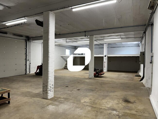 Plus de détails pour 18 Avenue De La Falaise, Sassenage - Local d'activités à louer