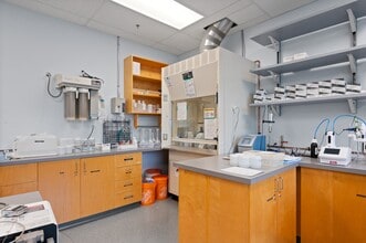 6190 Agronomy Rd, Vancouver, BC à louer Photo intérieure– Image 2 sur 5