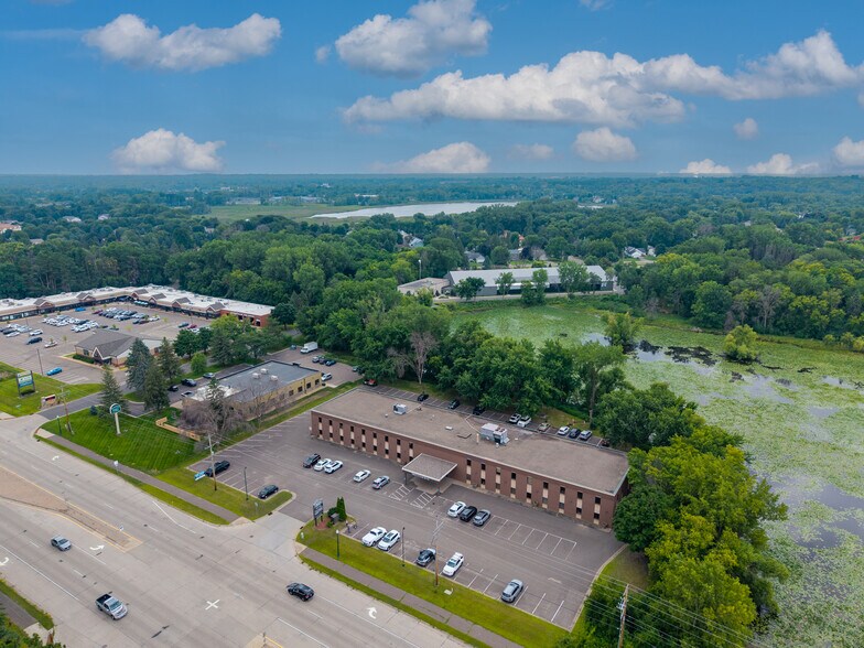 1310 E Highway 96, White Bear Lake, MN à louer - Photo de l’immeuble – Image 2 sur 7