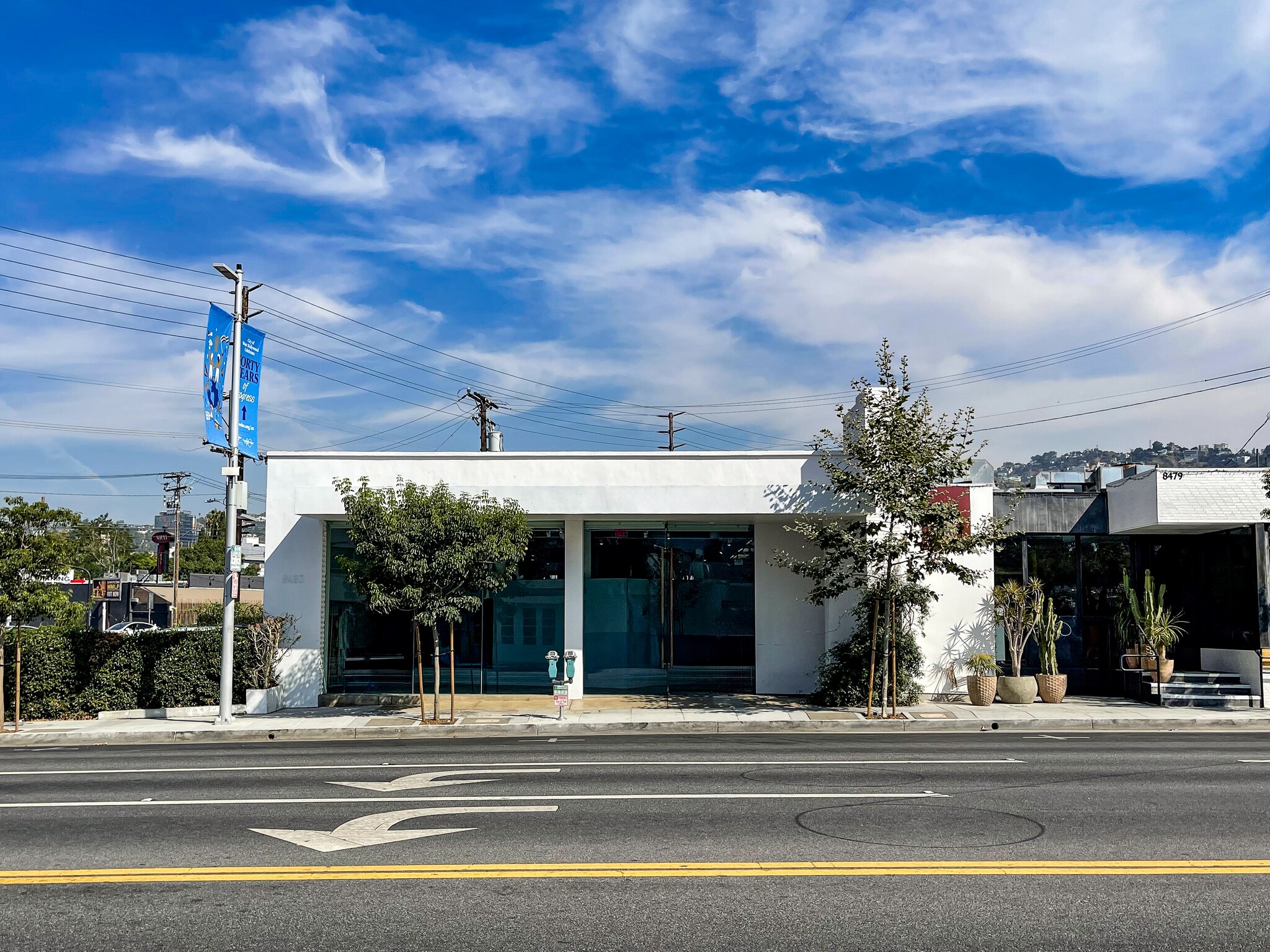 8483 Melrose Ave, West Hollywood, CA à louer Photo de l’immeuble– Image 1 sur 21