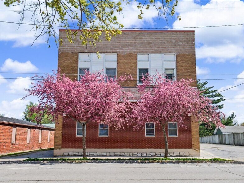 230 S Dubuque St, Solon, IA à vendre - Photo de l’immeuble – Image 2 sur 18