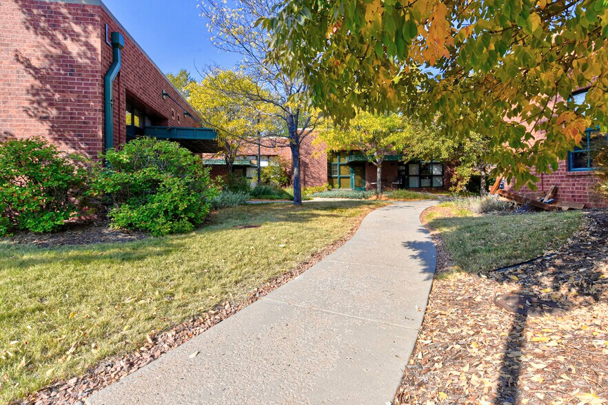 88 Inverness Cir E, Englewood, CO à vendre - Photo de l’immeuble – Image 3 sur 5