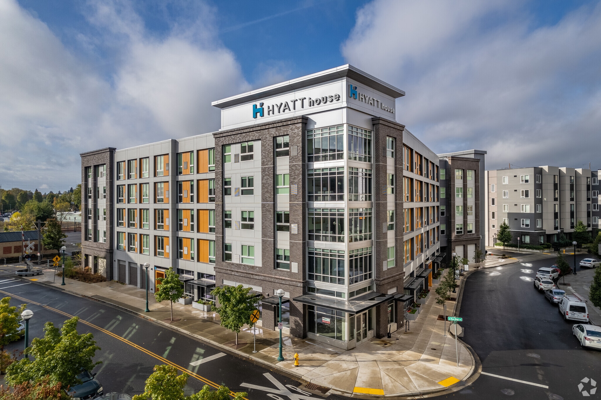 12820 SW Crescent St, Beaverton, OR à louer Photo principale– Image 1 sur 6