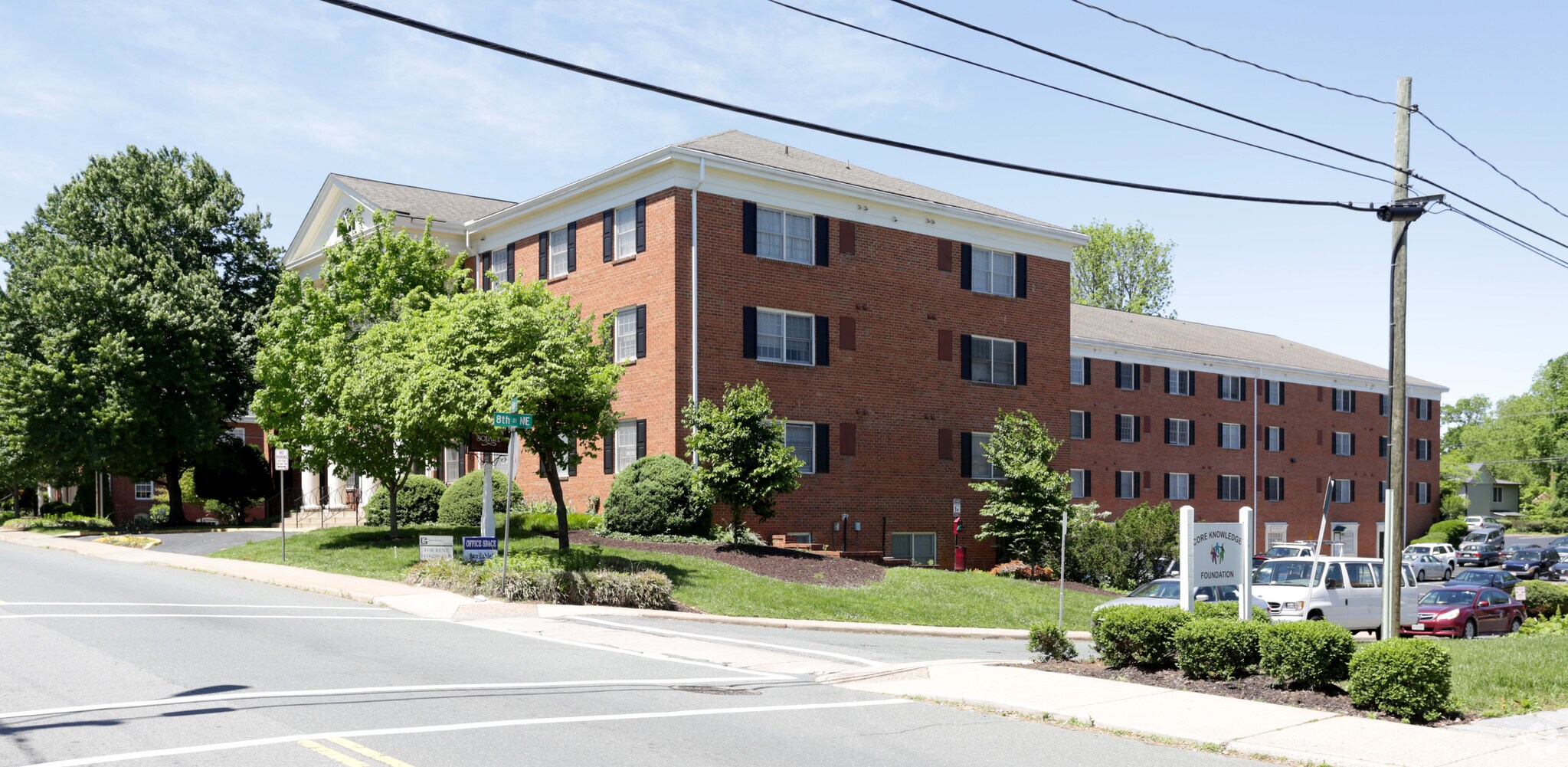 701 E High St, Charlottesville, VA à louer Photo principale– Image 1 sur 11