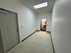 42 E High St, East Hampton, CT à louer Photo intérieure– Image 1 sur 6