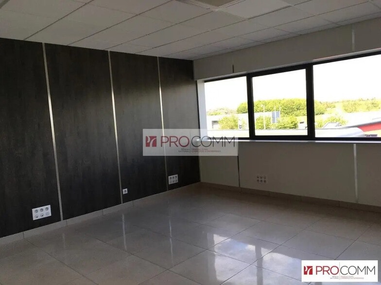 Bureau dans Chartres à louer - Photo de l’immeuble – Image 3 sur 6