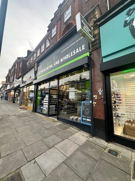Finchley Rd, Londres à louer - Photo de l’immeuble – Image 2 sur 4