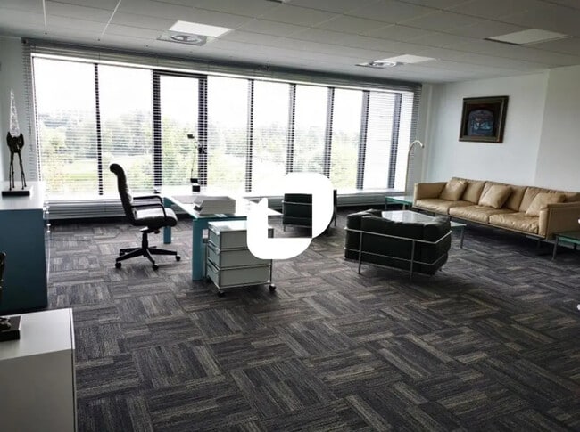 Plus de détails pour Bureau à vendre