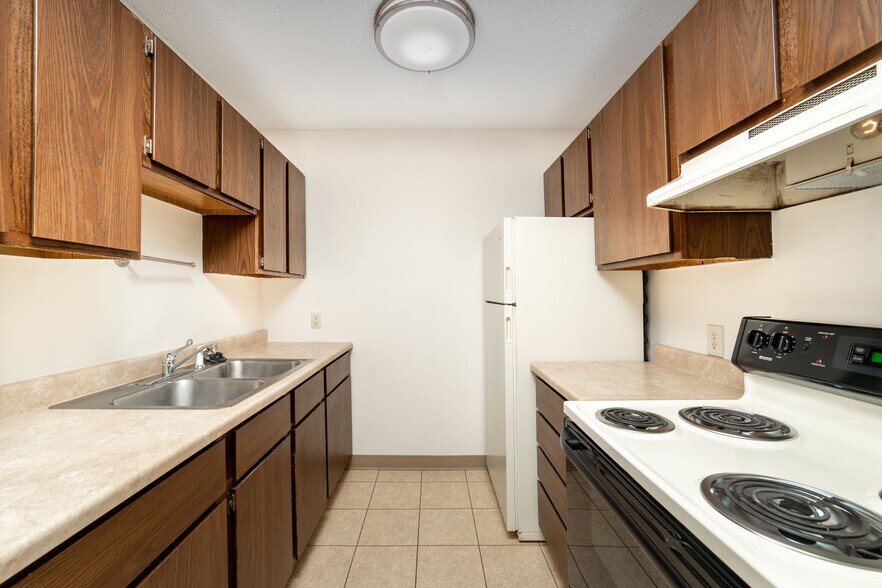 410 W 3rd Ave N, Aurora, MN à vendre - Photo de l’immeuble – Image 3 sur 19