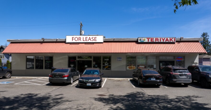 3330 Rainier Ave S, Seattle, WA à louer - Photo de l’immeuble – Image 1 sur 2