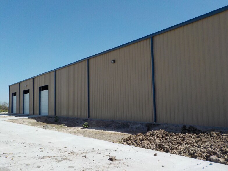 6201 FM 106, Harlingen, TX à louer - Photo de l’immeuble – Image 2 sur 5