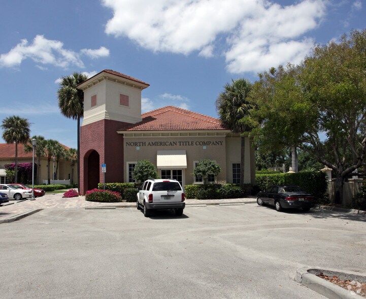 9115 Corsea del Fontana Way, Naples, FL à vendre - Photo de l’immeuble – Image 2 sur 2