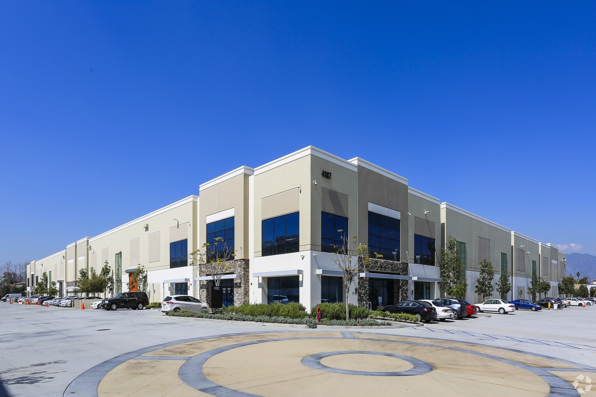 4187 Temple City Blvd, El Monte, CA à louer Photo principale– Image 1 sur 7