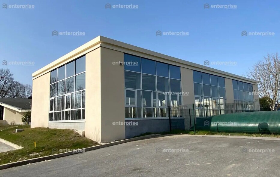 Local commercial dans Senlis à louer - Photo de l’immeuble – Image 2 sur 3