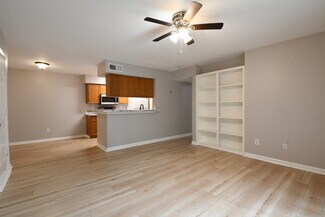 Plus de détails pour WOODFOREST  3 UNITS   2BR 1BATH EACH – Logement à vendre, Houston, TX