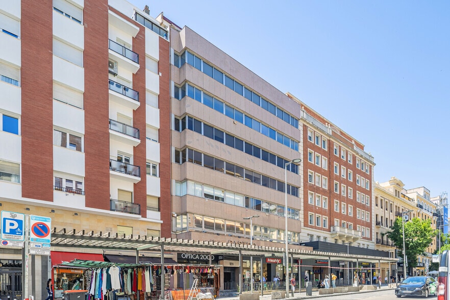 Calle de Fuencarral, 121, Madrid, Madrid à louer - Photo principale – Image 1 sur 4