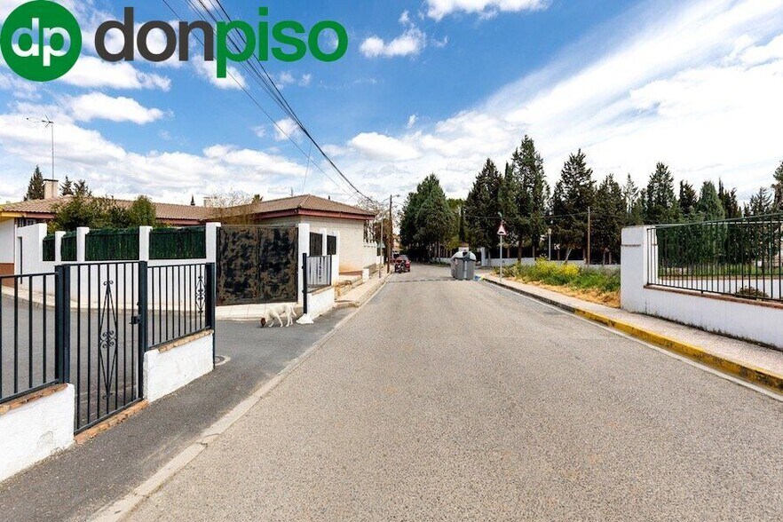 Calle Ronda de los Montes, 75, Albolote, Granada à vendre - Photo de l’immeuble – Image 2 sur 43