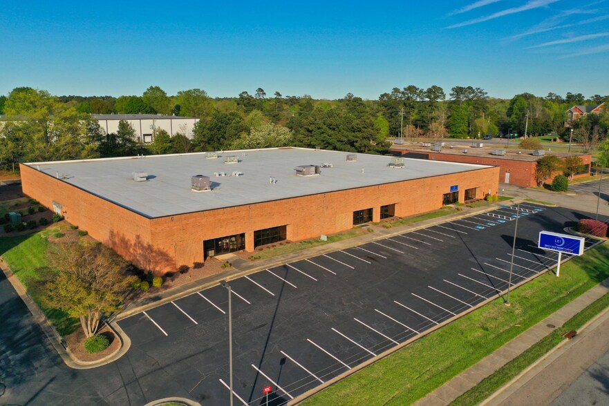 2701-2709 Noblin Rd, Raleigh, NC à louer - Photo de l’immeuble – Image 3 sur 9